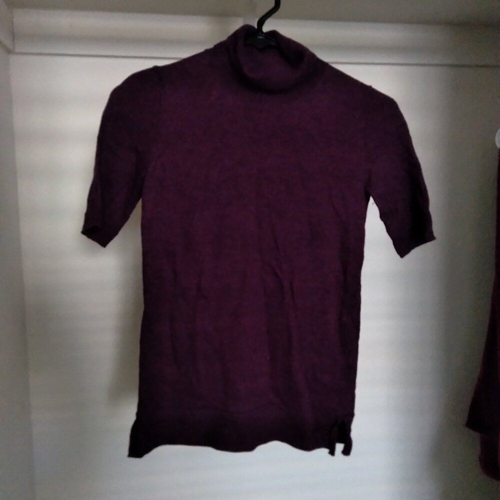 Tahari Purple 100% Extra Fine Merino Wool Short Sleeve Turtleneck Top Size XS
